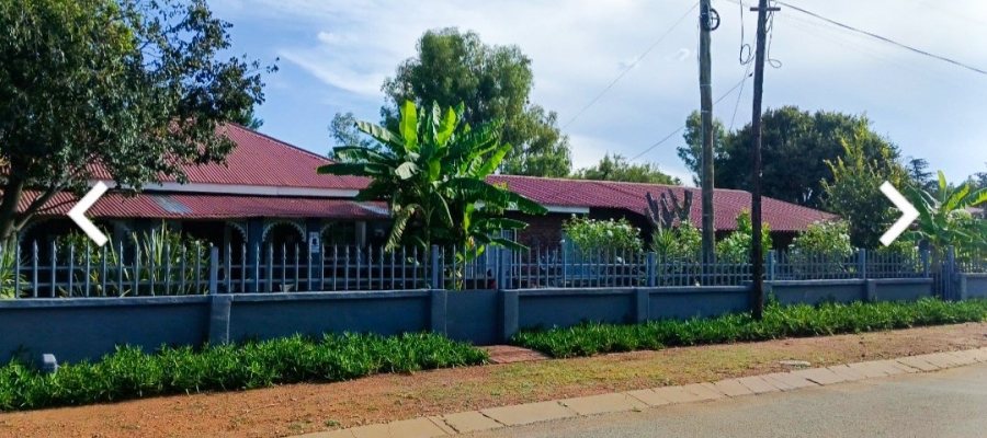  Bedroom Property for Sale in Wilkoppies North West